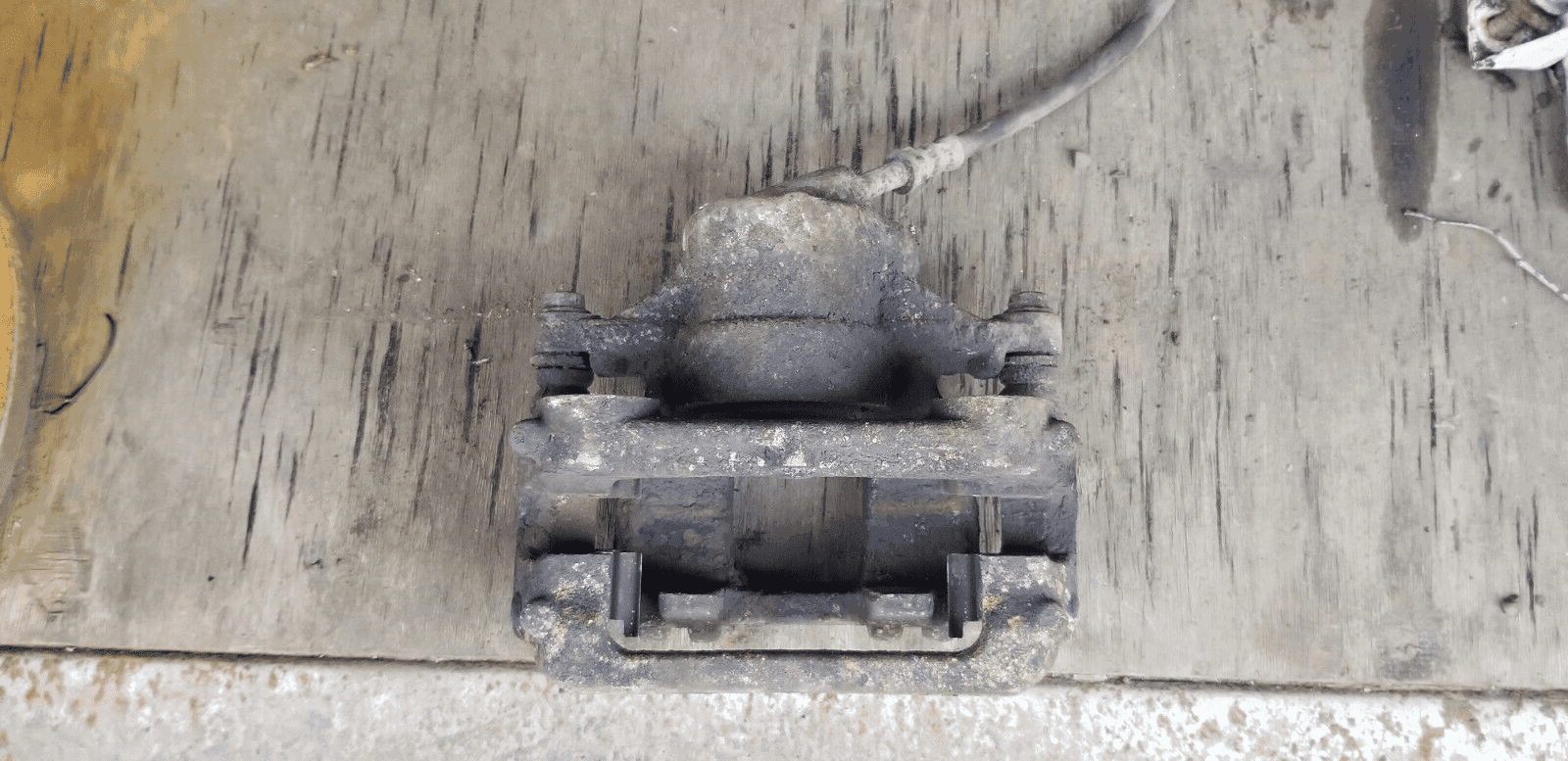 Mercedes Sprinter W906 Wheel Brake Caliper Rear Right O/S - Image 3