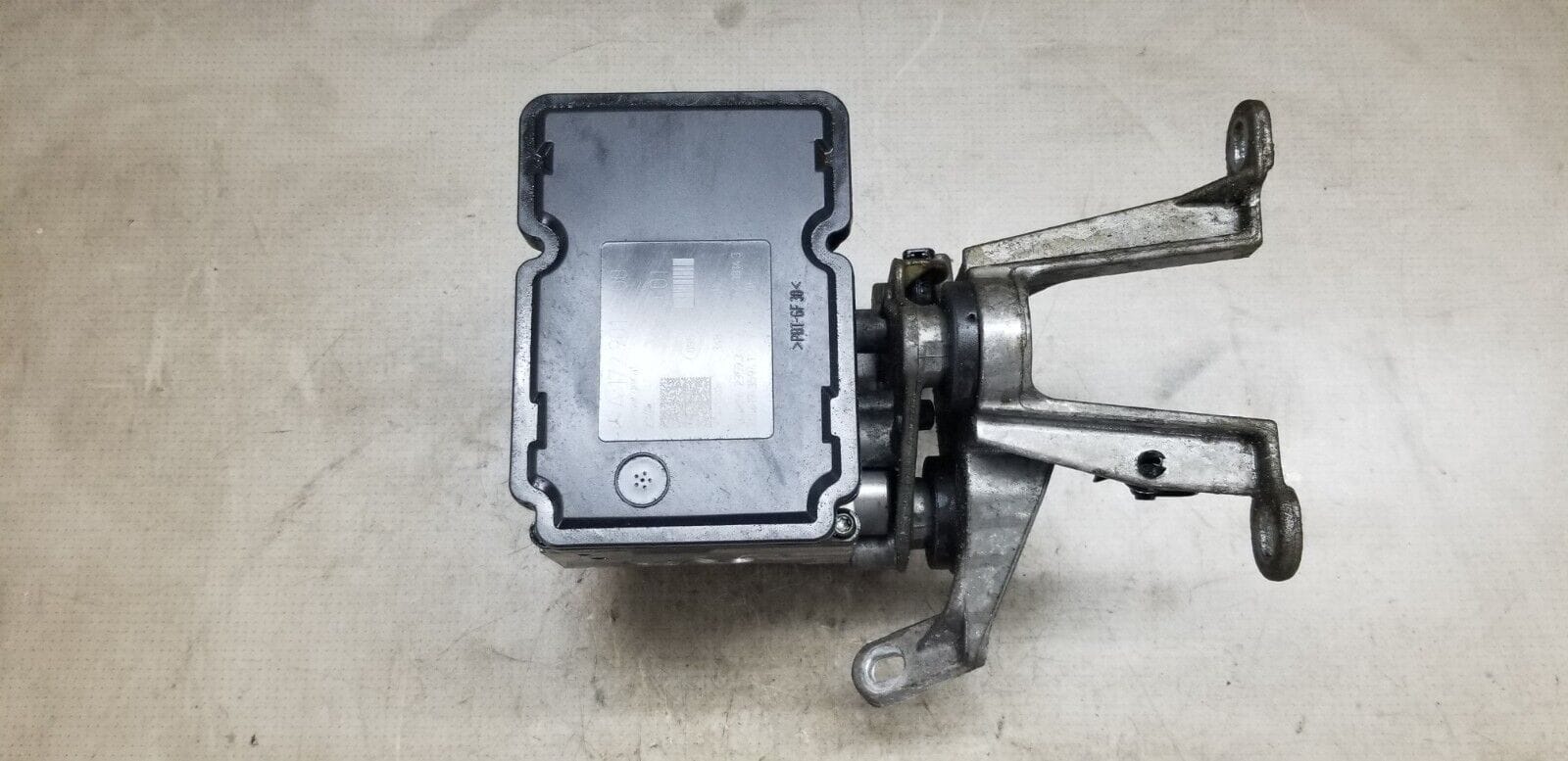 Mercedes W204 Hydraulic Pump ABS Brake Control Unit Module A1729014100