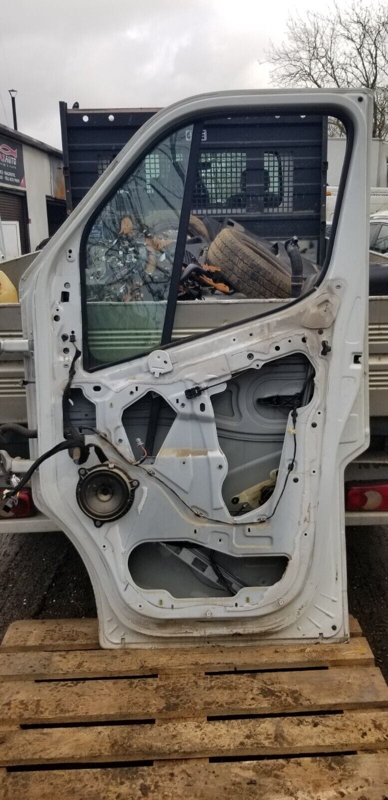 NISSAN NV400 Front Door O/S DRIVER SIDE 2015 WHITE, NO GLASS - Image 4