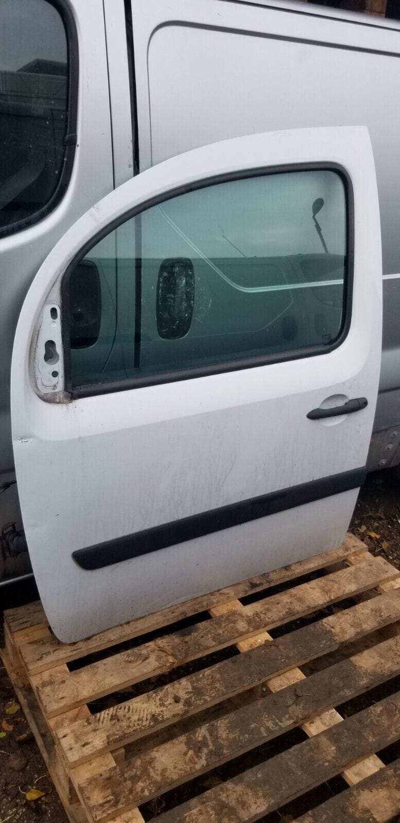 RENAULT KANGOO 2009-2013 DOOR (FRONT PASSENGER SIDE) WHITE - Image 3