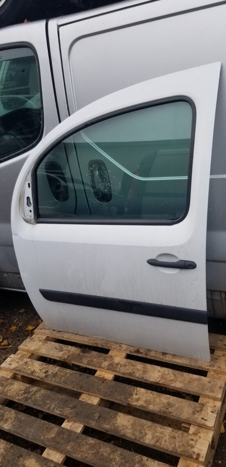 RENAULT KANGOO 2009-2013 DOOR (FRONT PASSENGER SIDE) WHITE