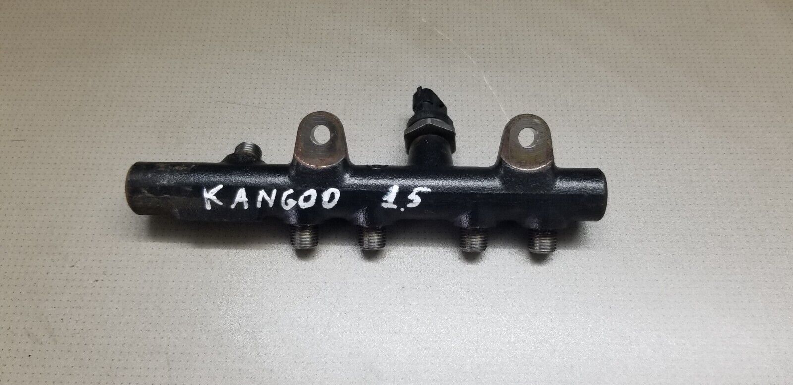 RENAULT/NISSAN VARIOUS 1.5 DCI EURO 5 INJECTOR RAIL 175215346R BOSCH FITS 10-15