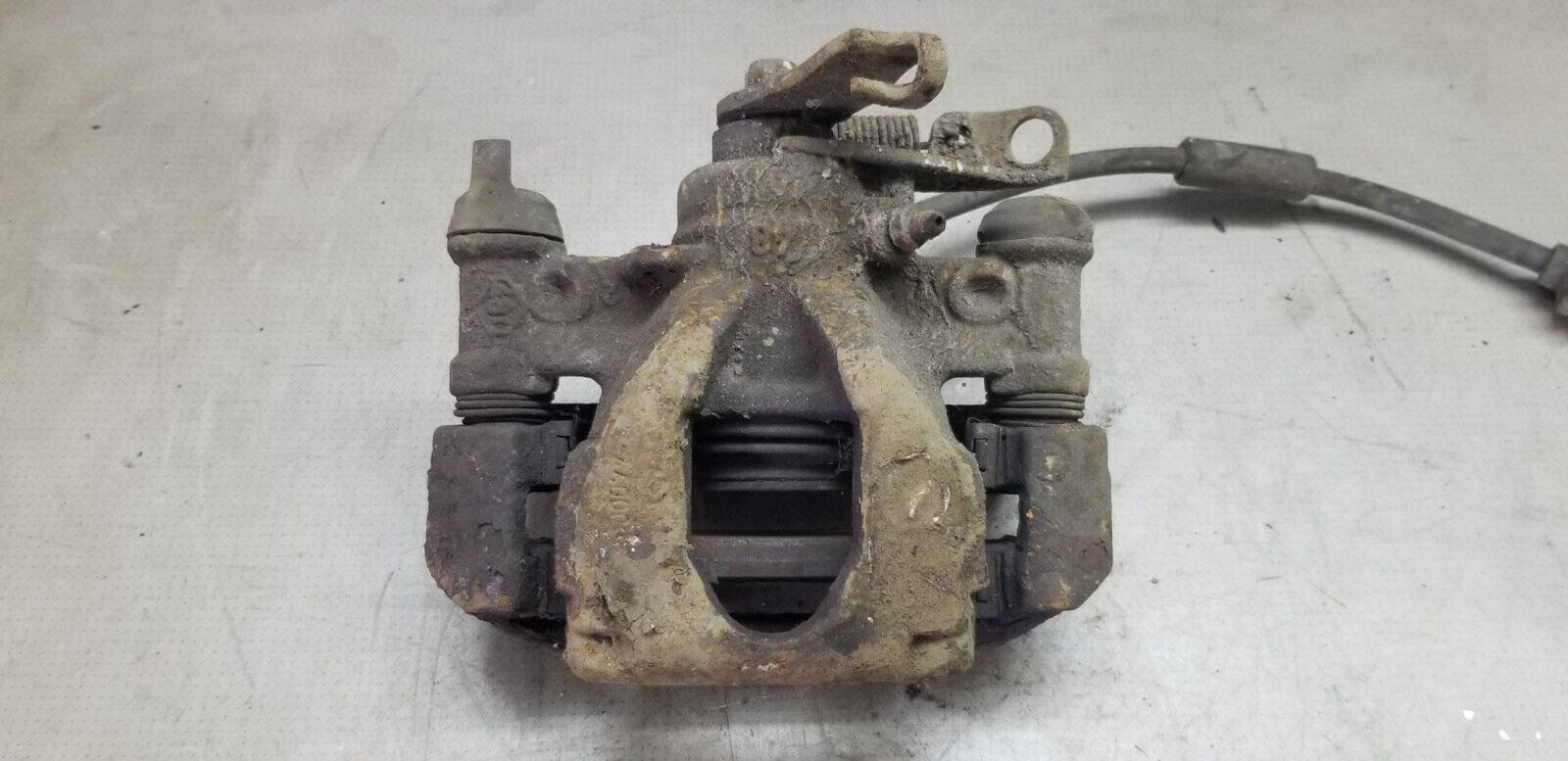 Genuine Renault Master Movano NV400 rear brake caliper driver side