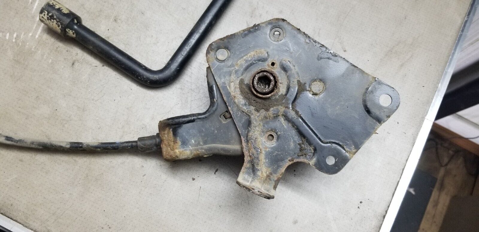 Renault Master / NV400 / Movano 2010-2018 spare wheel Holder - Image 3