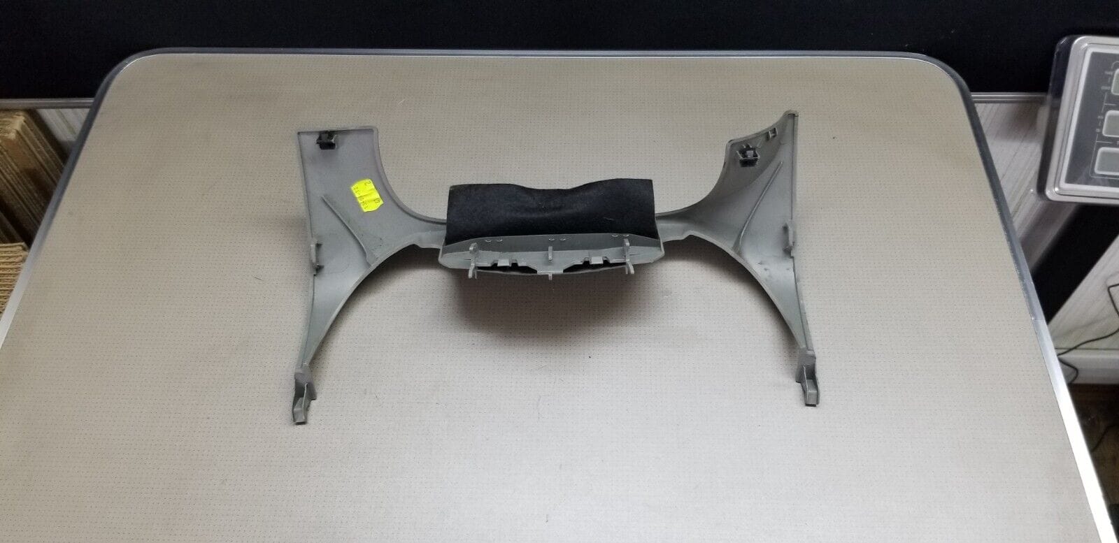 Renault Trafic 2007 - 2013 Steering Wheel Column Trim 8200939457 93863127 - Image 3