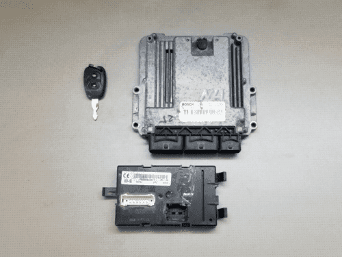 Used ECU set for Renault Trafic Mk2 with UCH and key