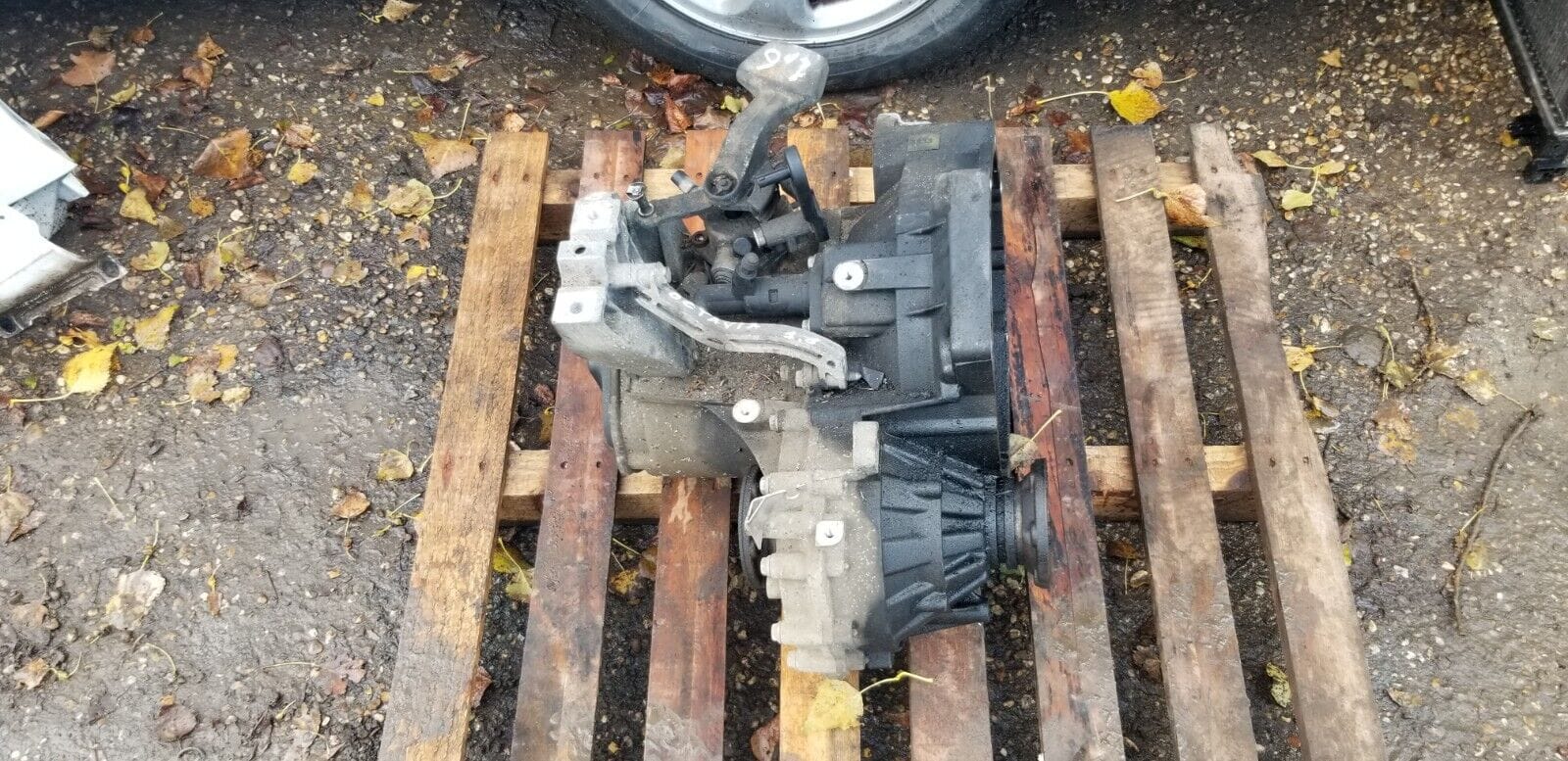 Skoda Octavia MK2 1.6 TDI 5-speed manual gearbox top view