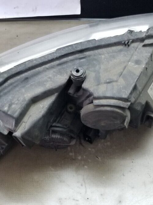 Side view of Skoda Rapid 2016 passenger side headlight unit