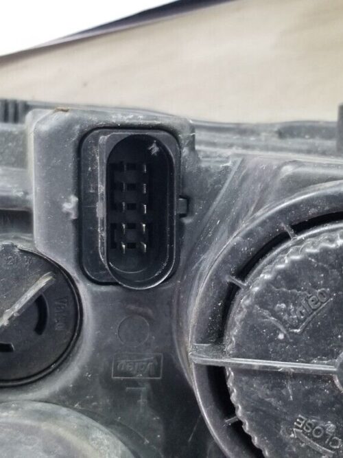 Electrical connector plug of OEM headlight for Skoda Rapid 2016