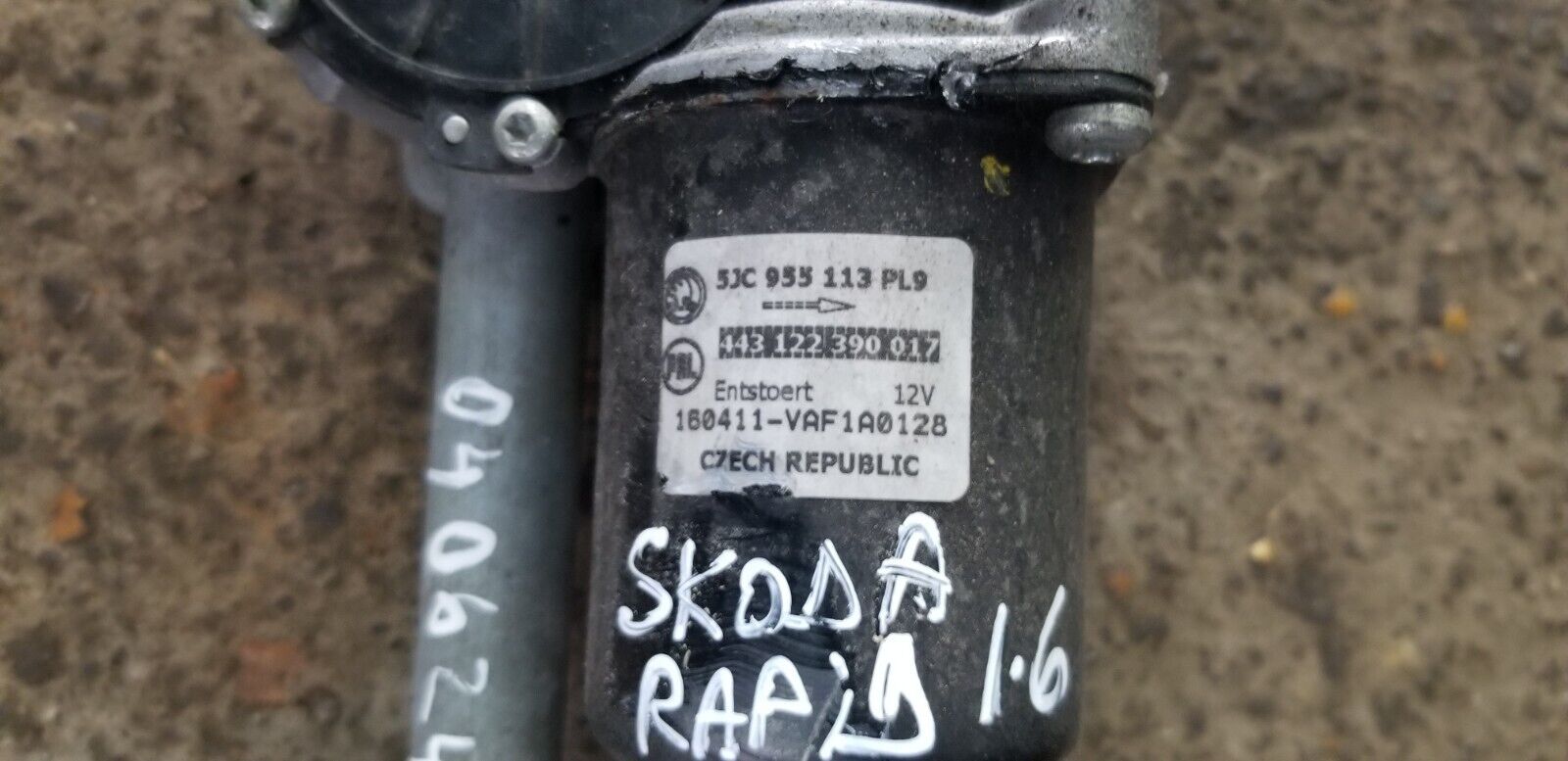 Skoda Rapid NH Windscreen Wiper Motor and Mechanism 5JC955113 - Image 3