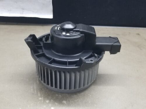 Close-up view of Toyota Land Cruiser Prado 2005 heater blower motor