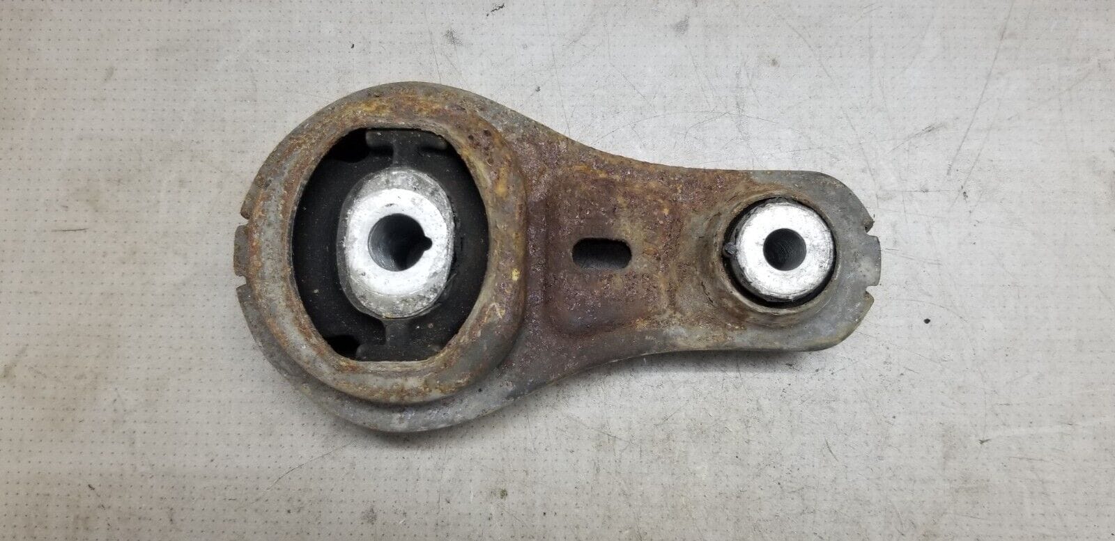 VAUXHALL VIVARO ENGINE MOUNT 1.6 DIESEL 95517211 MK2 2014 - 2019