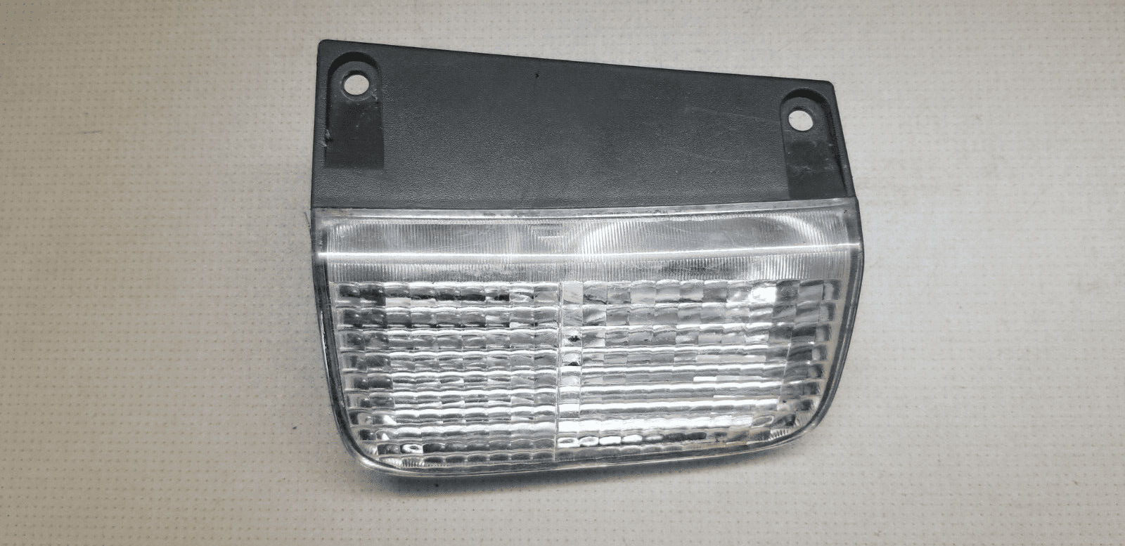 VAUXHALL VIVARO / RENAULT TRAFFIC 2001 - 2014 REAR LOWER FOG LIGHT LEFT SIDE - Image 3
