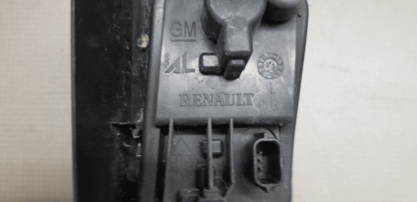 VAUXHALL VIVARO / RENAULT TRAFFIC 2001 - 2014 REAR LOWER FOG LIGHT LEFT SIDE - Image 5