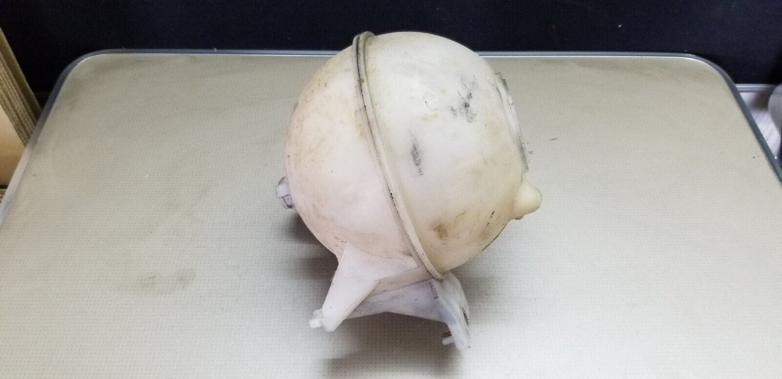 VOLKSWAGEN CRAFTER Coolant Expansion Tank 2016 2.0 Diesel 9065010103 - Image 3