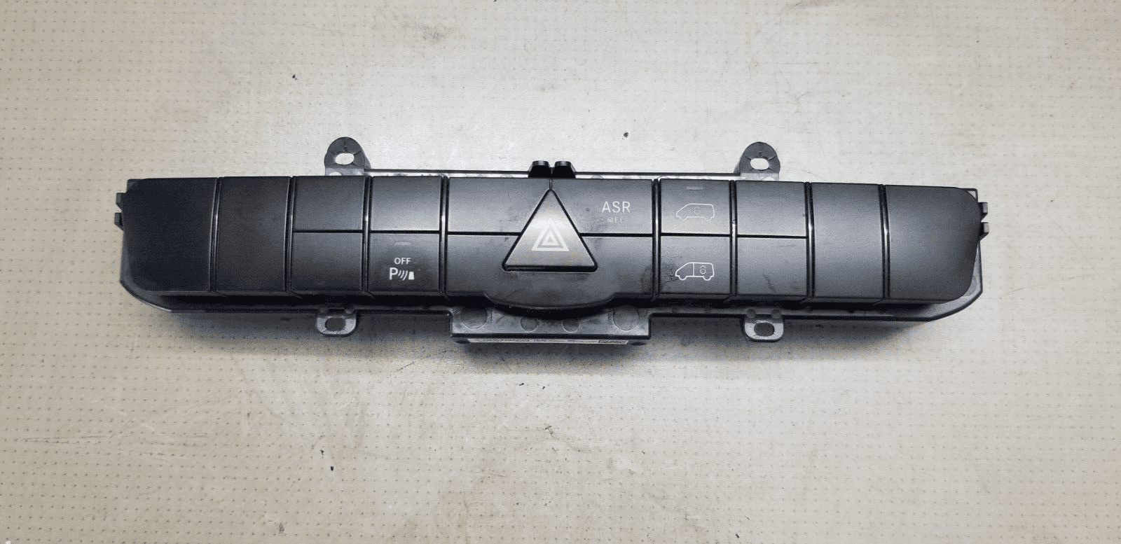 Volkswagen Crafter Hazard Warning Light Switch 2015 2.0 Diesel HVW9068700510