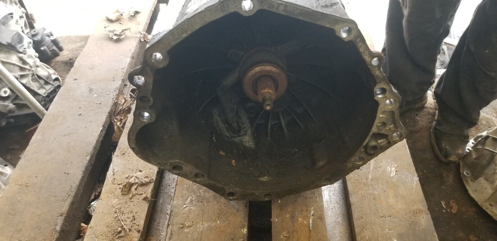 Used 6-speed VW Crafter gearbox – side profile