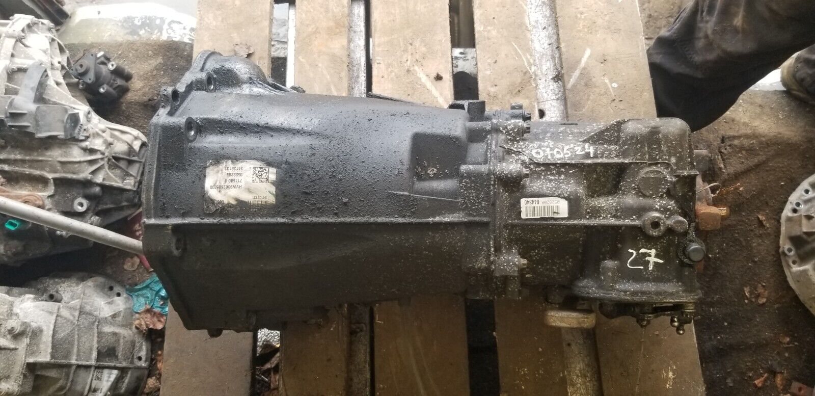 VW Crafter 6-speed gearbox front view