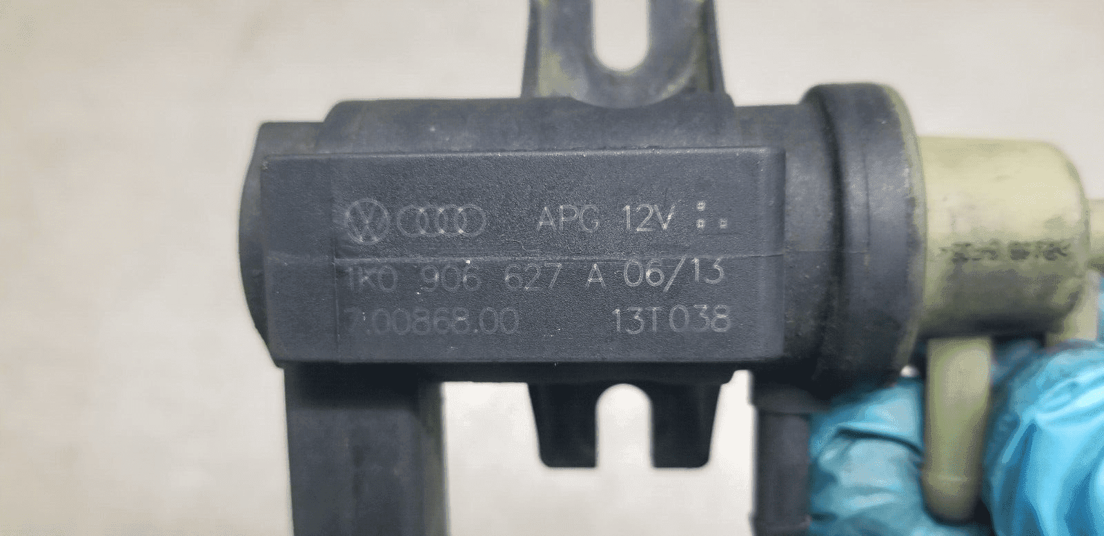 VW Turbo Pressure Solenoid Valve 1K0906627A - Image 4