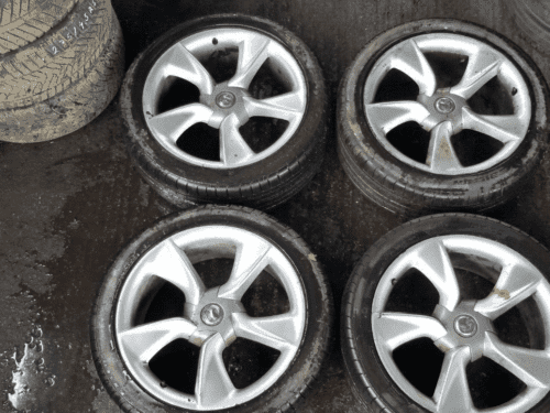 Vauxhall Astra 2012 J Gtc 19 Inch Alloy Wheel And Tyre 235/45R19 13312751