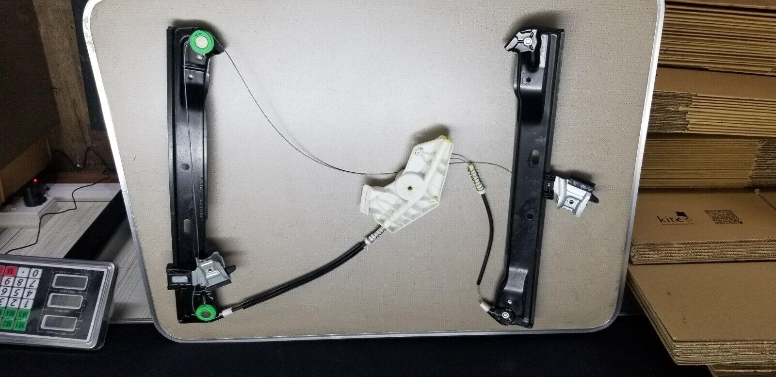 2014 MERCEDES E CLASS A PSSENGER SIDE WINDOW REGULATOR - Image 3