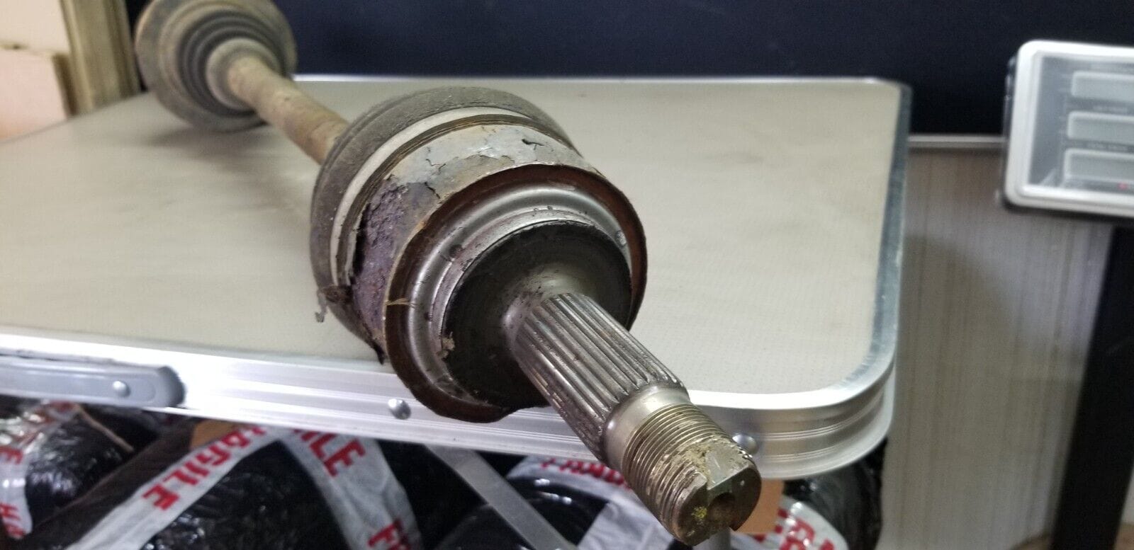 2014 Mercedes Vito W639 Rear Axle Output Drive Shaft Manual Transmission - Image 4