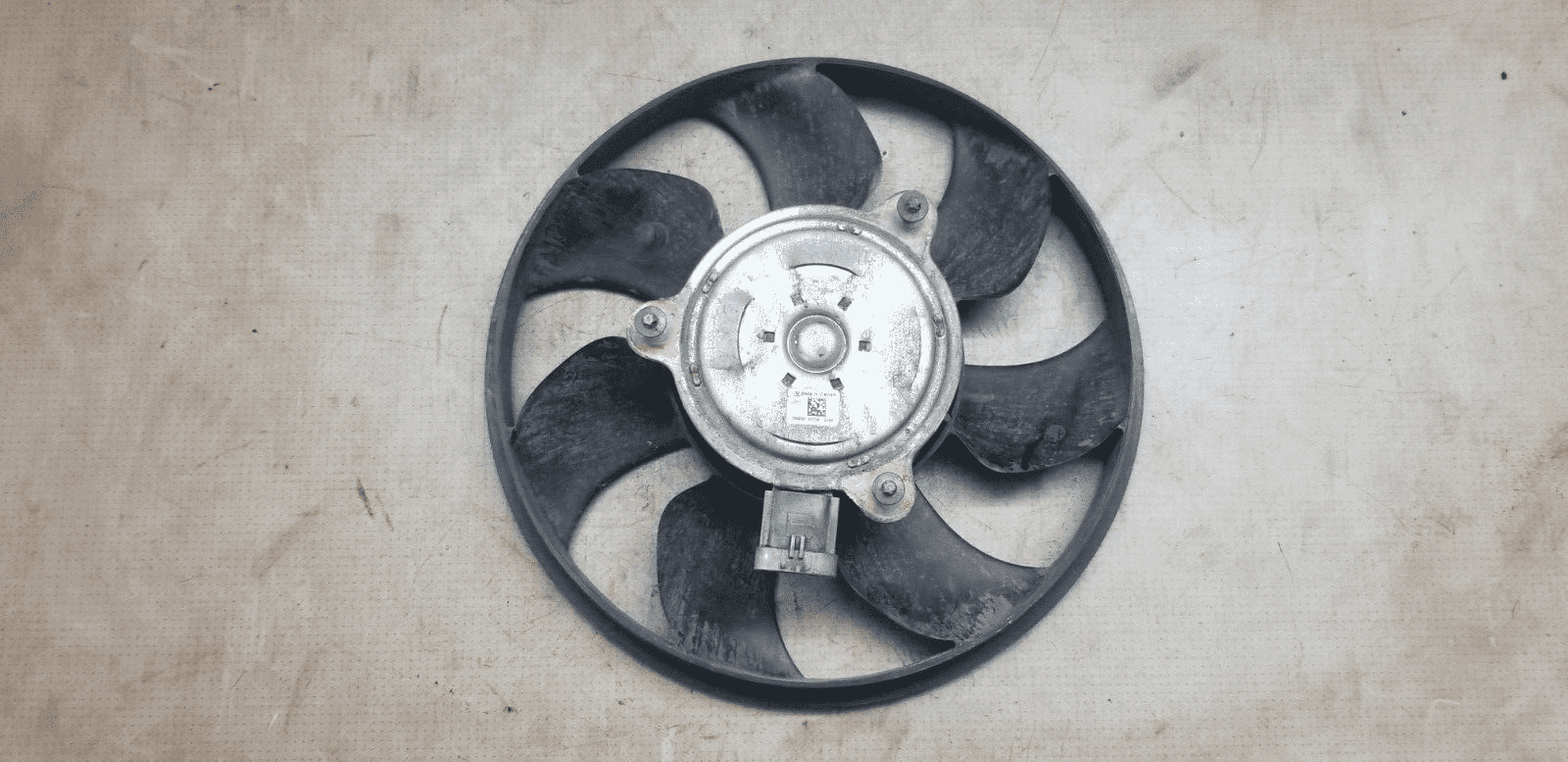 2015 RENAULT TRAFIC ENGINE COOLING RADIATOR FAN 8200788067 - Image 3