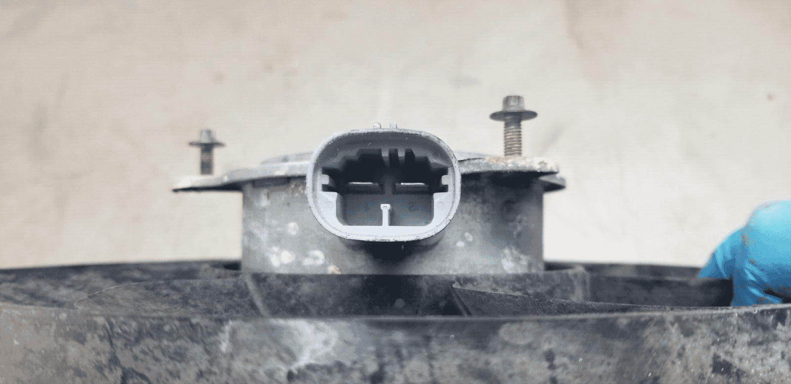 2015 RENAULT TRAFIC ENGINE COOLING RADIATOR FAN 8200788067 - Image 4