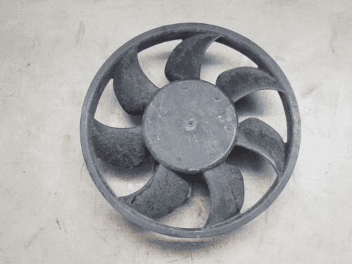 2015 RENAULT TRAFIC ENGINE COOLING RADIATOR FAN 8200788067