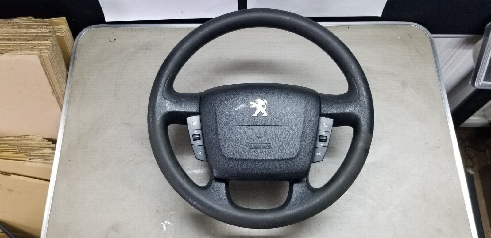 2018 Peugeot Boxer multifunction steering wheel with radio controls (532893880)