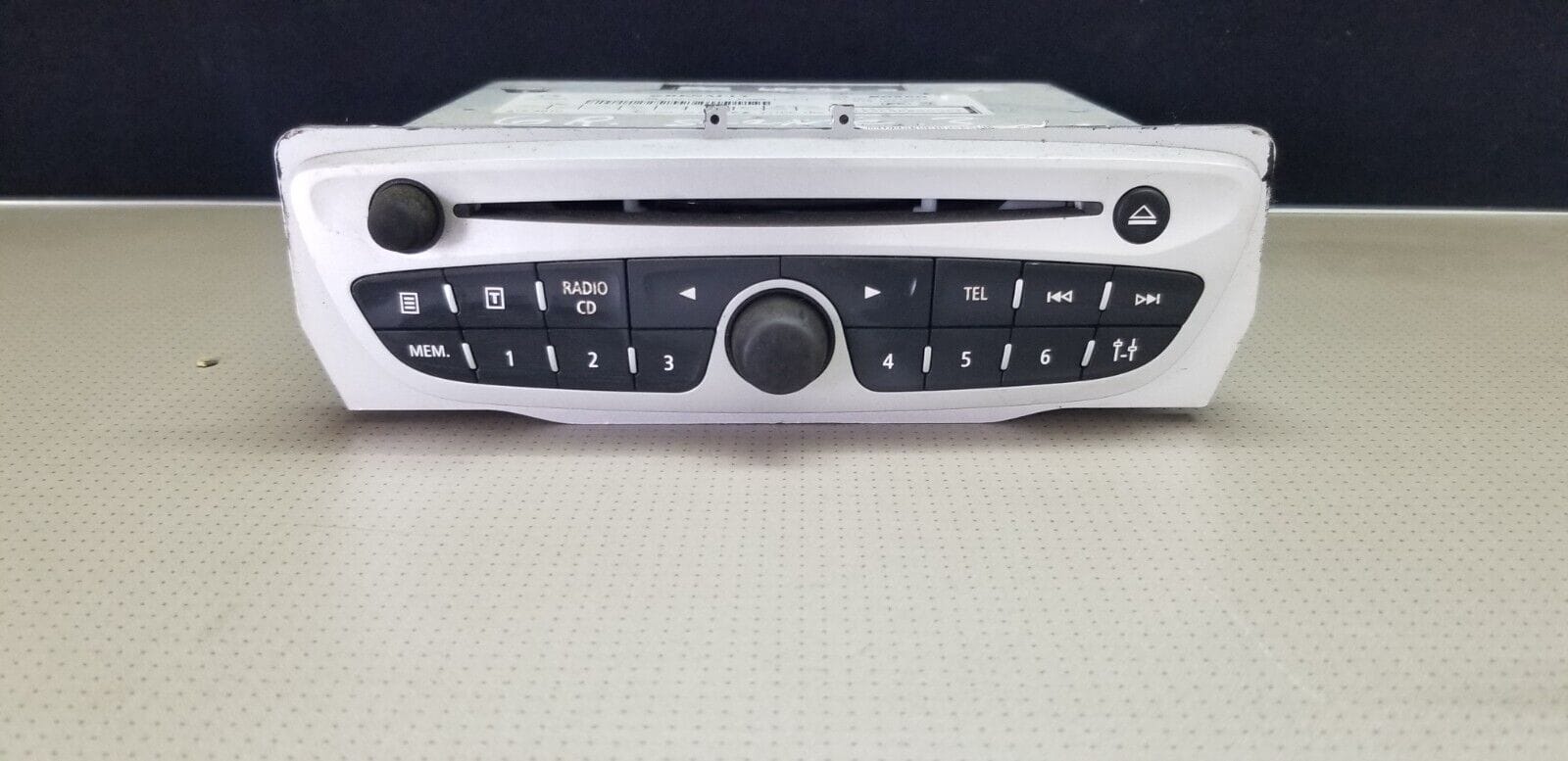 281155040R Renault Megane MKIII Genuine Bosch Radio CD Player Stereo Head Unit