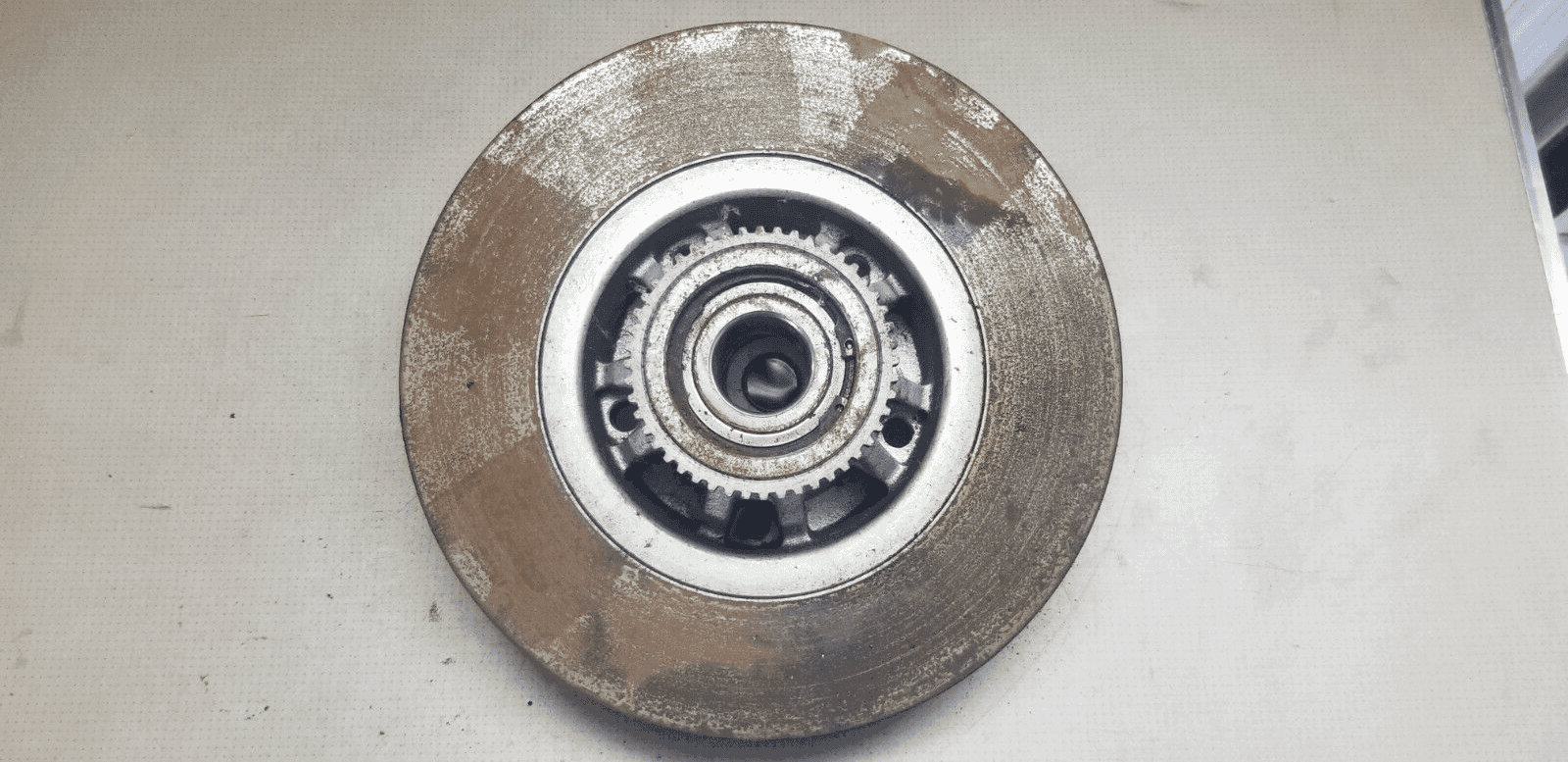 2X RENAULT TRAFIC VAUXHALL VIVARO REAR BRAKE DISC +WHEEL BEARING - Image 4