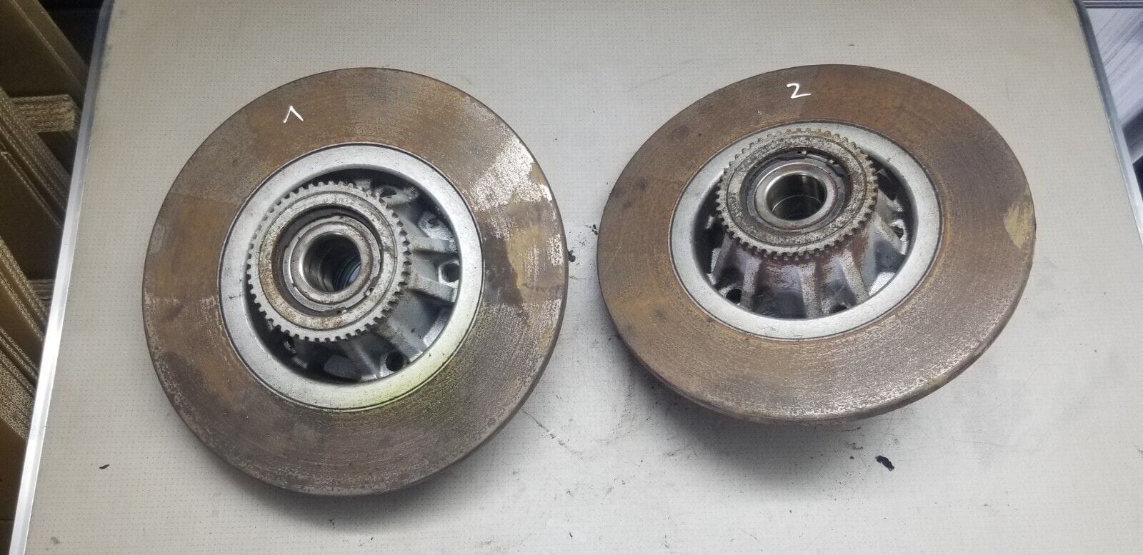 2X RENAULT TRAFIC VAUXHALL VIVARO REAR BRAKE DISC +WHEEL BEARING - Image 6