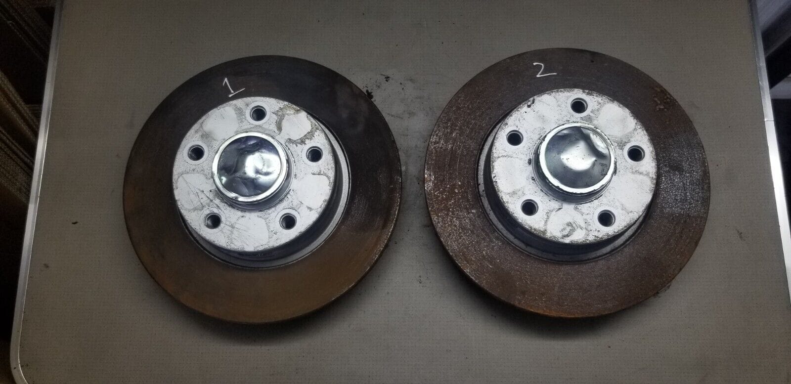 2X RENAULT TRAFIC VAUXHALL VIVARO REAR BRAKE DISC +WHEEL BEARING