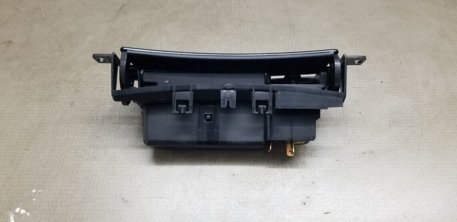 FORD GALAXY MK3 2.0 2011 FRONT ASHTRAY CENTRE CONSOLE SOCKET 8M21-U04788-AD - Image 3