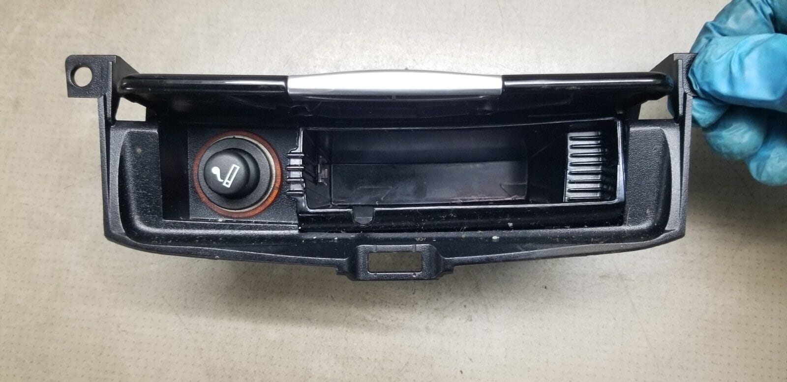 FORD GALAXY MK3 2.0 2011 FRONT ASHTRAY CENTRE CONSOLE SOCKET 8M21-U04788-AD - Image 4