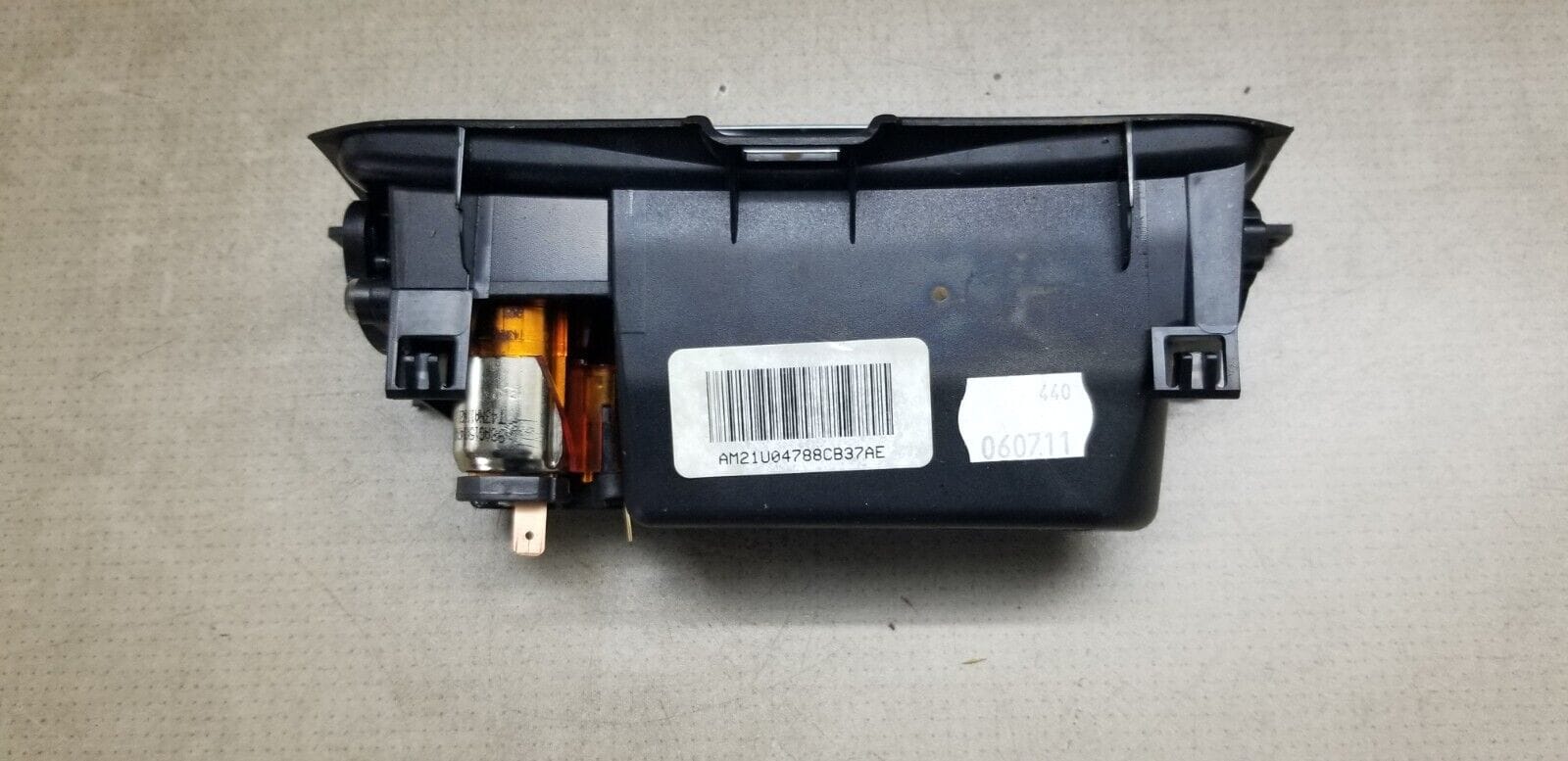 FORD GALAXY MK3 2.0 2011 FRONT ASHTRAY CENTRE CONSOLE SOCKET 8M21-U04788-AD - Image 5