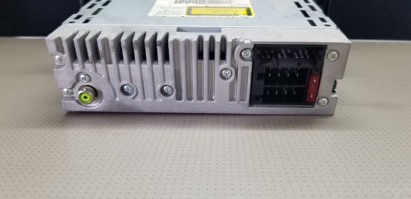 Rear connector ports of BE7076 Mercedes Becker radio