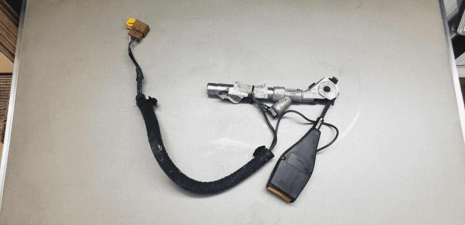 LEFT FRONT SEAT BELT BUCKLE FOR RENAULT TRAFIC 2014 - Image 4