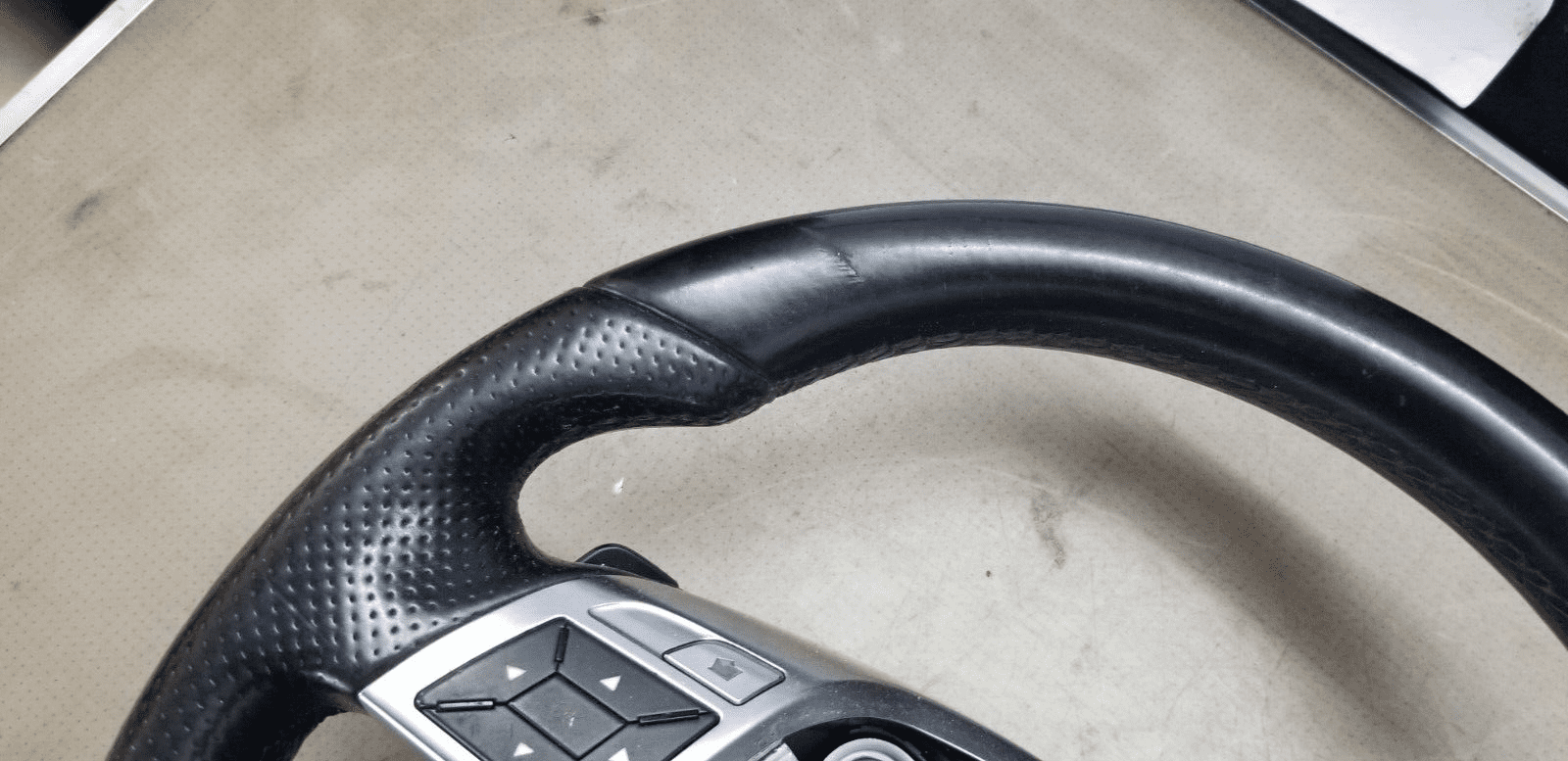 Mercedes Benz 2014 E300 Steering Wheel A1724604203 - Image 3