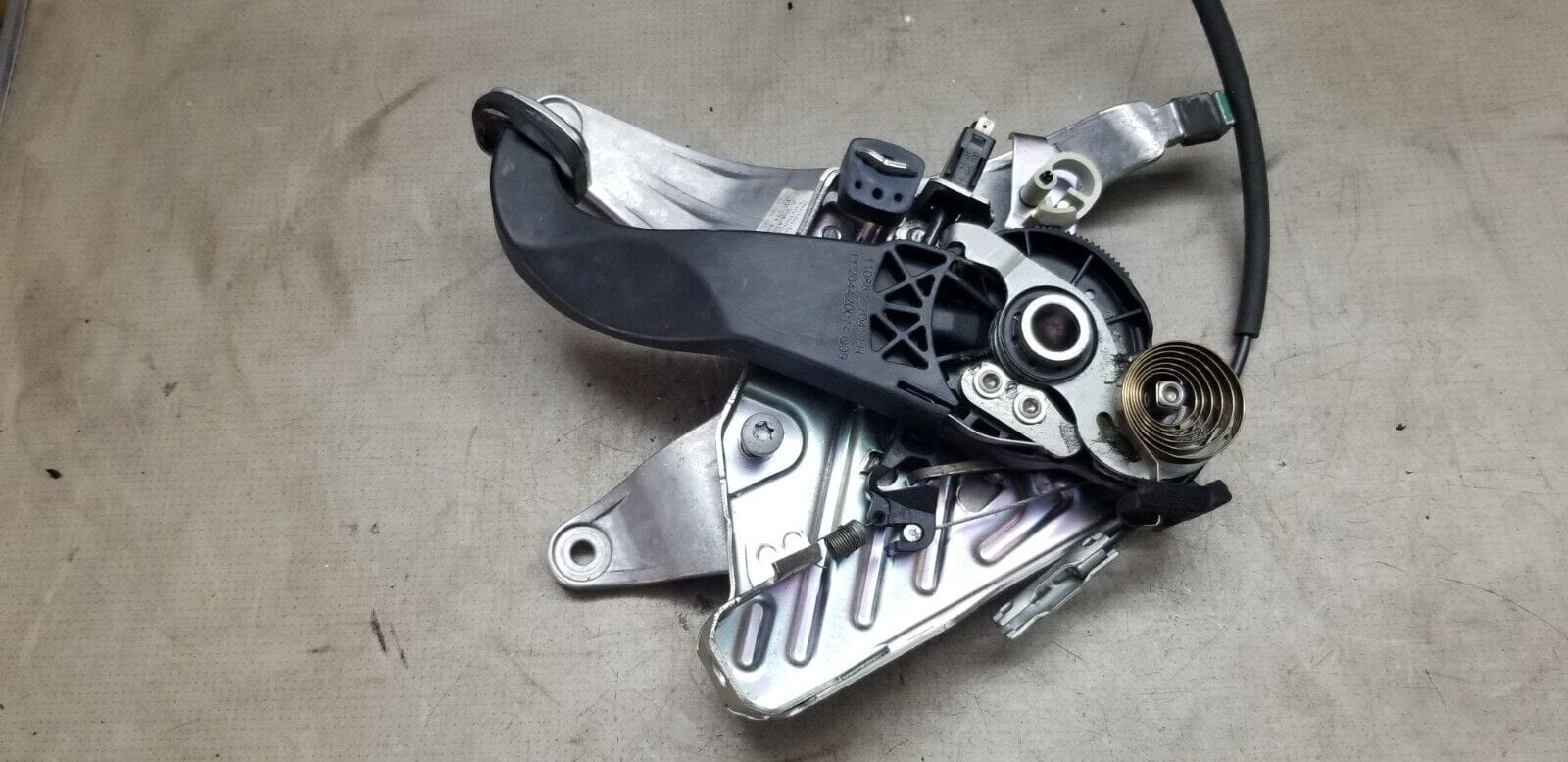 Mercedes-Benz C220 CDI W204 Handbrake Parking Brake Foot Brake A204420074 |O - Image 4