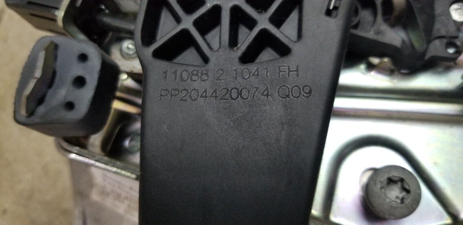 Mercedes-Benz C220 CDI W204 Handbrake Parking Brake Foot Brake A204420074 |O - Image 5