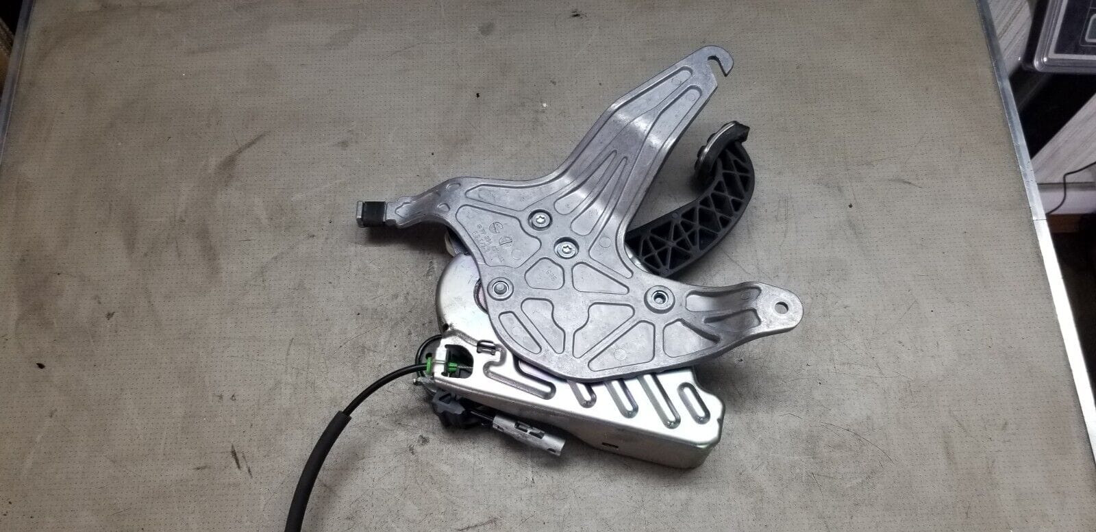 Mercedes-Benz C220 CDI W204 Handbrake Parking Brake Foot Brake A204420074 |O - Image 6