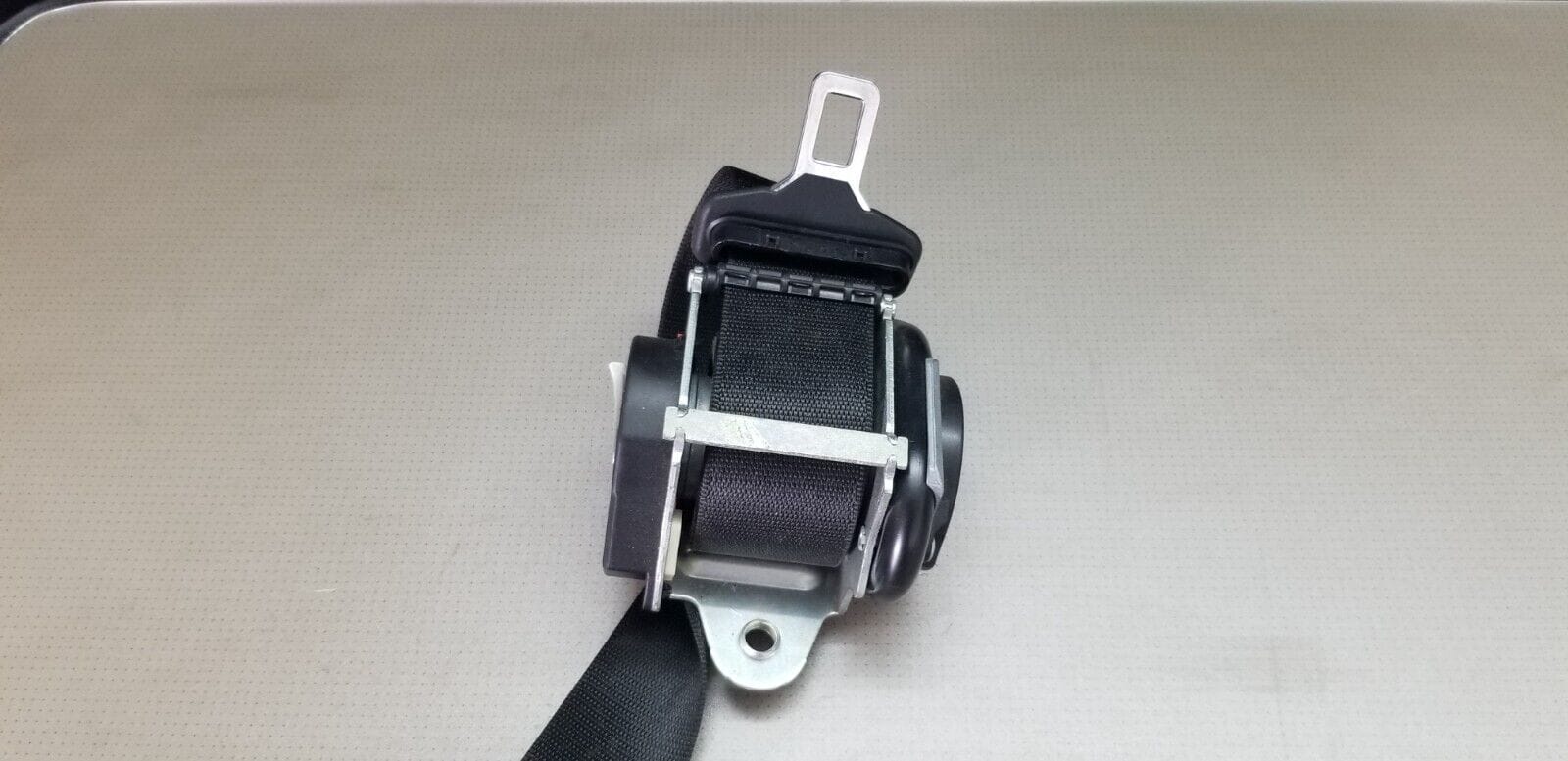 Mercedes Benz E-Class Rear Seat Belt Fits Left or Right Side |O - Image 3