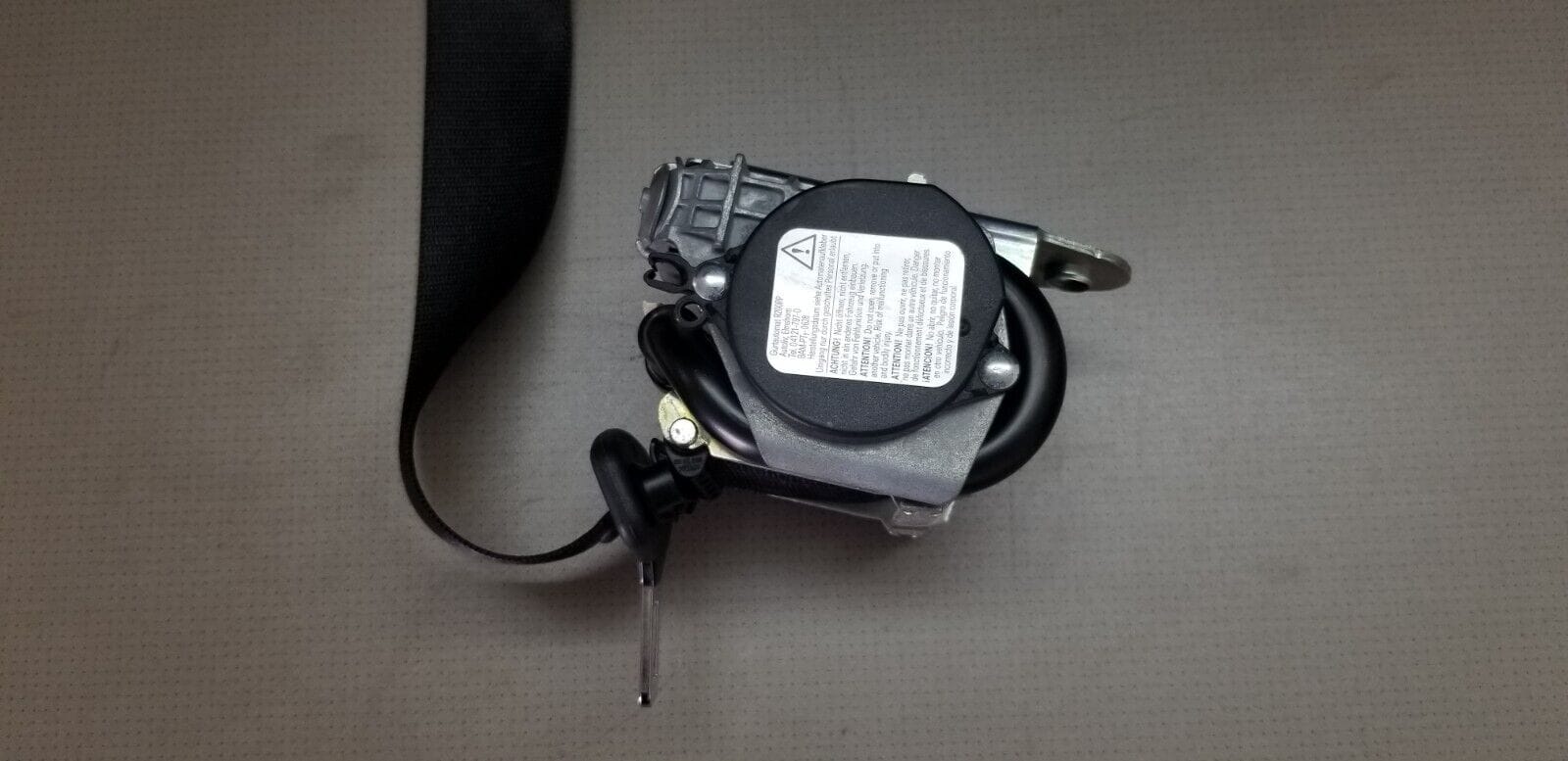 Mercedes Benz E-Class Rear Seat Belt Fits Left or Right Side |O - Image 4