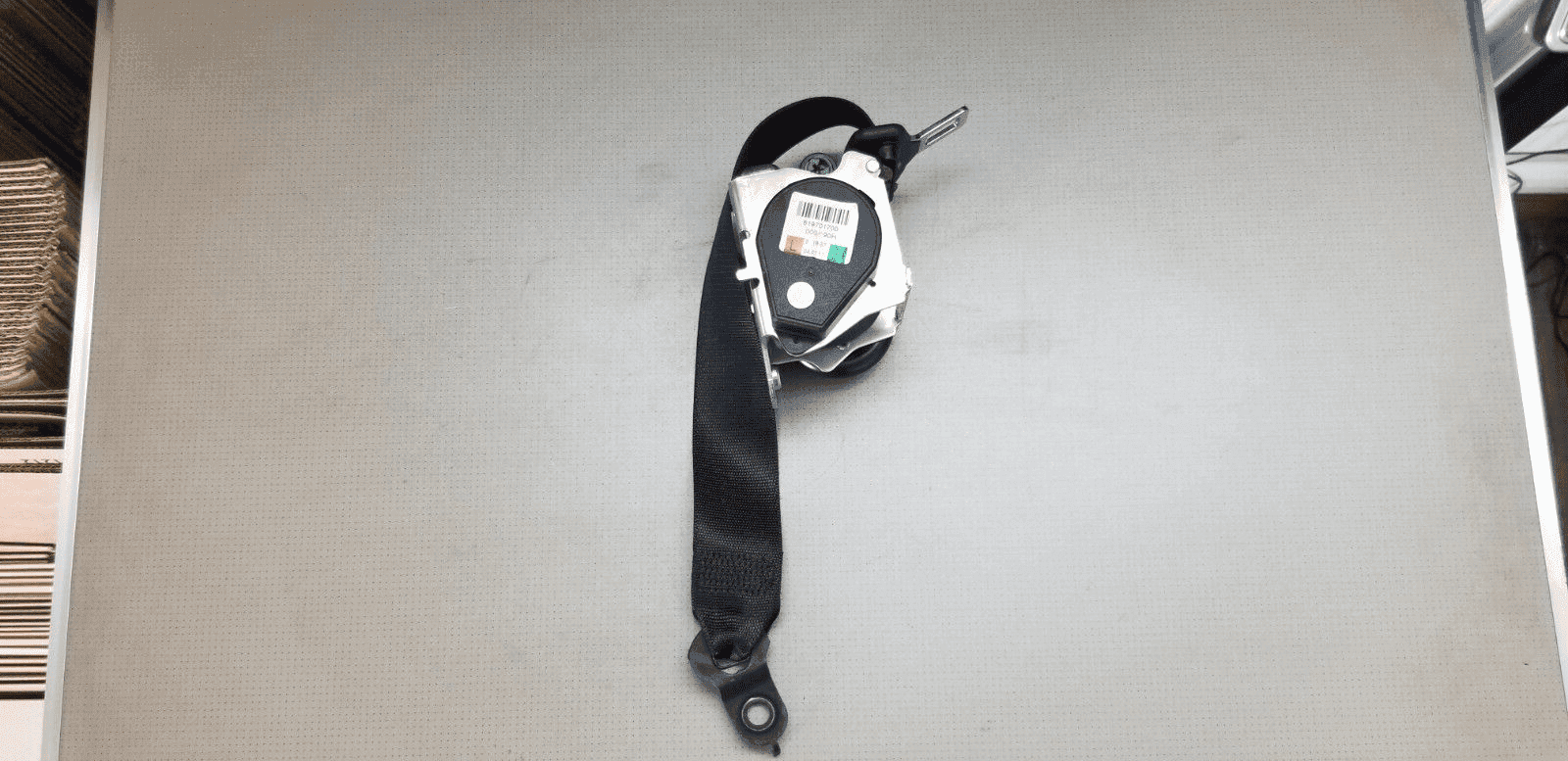 Mercedes Benz E-Class Rear Seat Belt Fits Left or Right Side |O