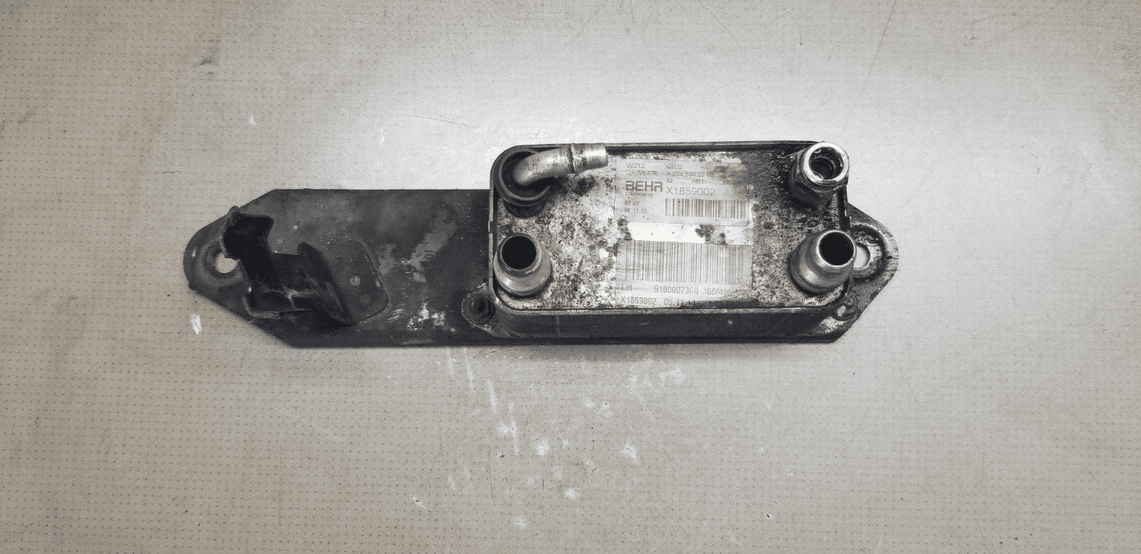 MERCEDES-BENZ E W212 E 300 Hybrid Oil Cooler A2045002200 2.1 2014