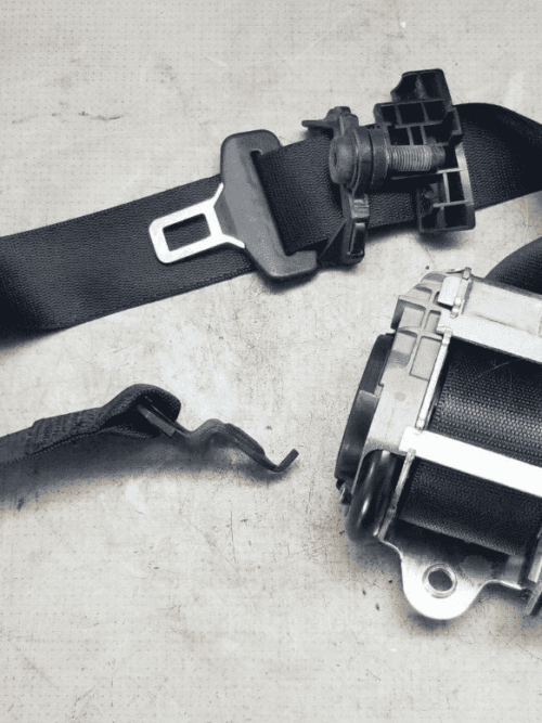 MERCEDES BENZ E250 CDI A207 SEAT BELT DRIVERS SIDE REAR A2078601685