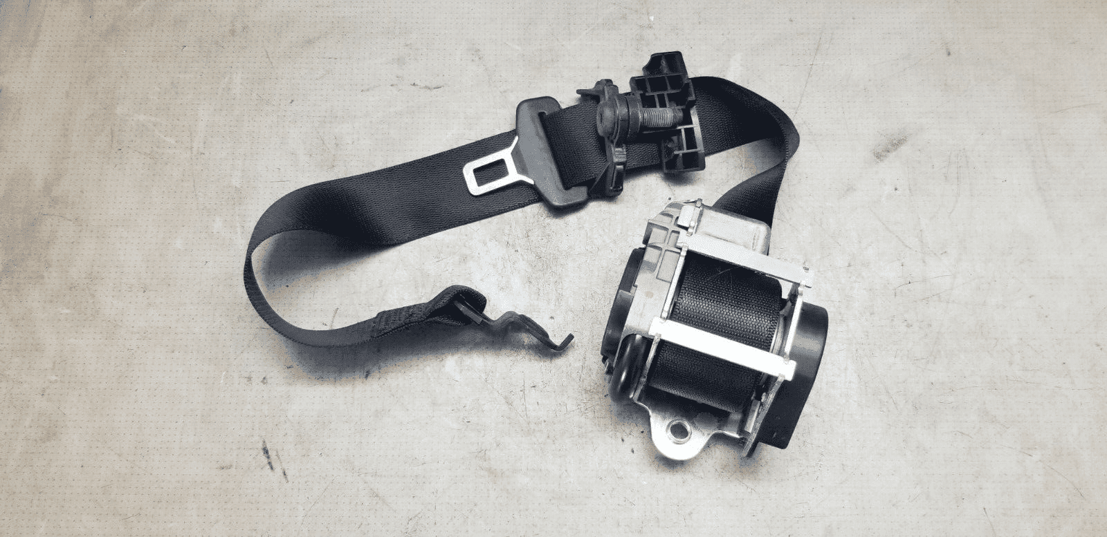 MERCEDES BENZ E250 CDI A207 SEAT BELT DRIVERS SIDE REAR A2078601685