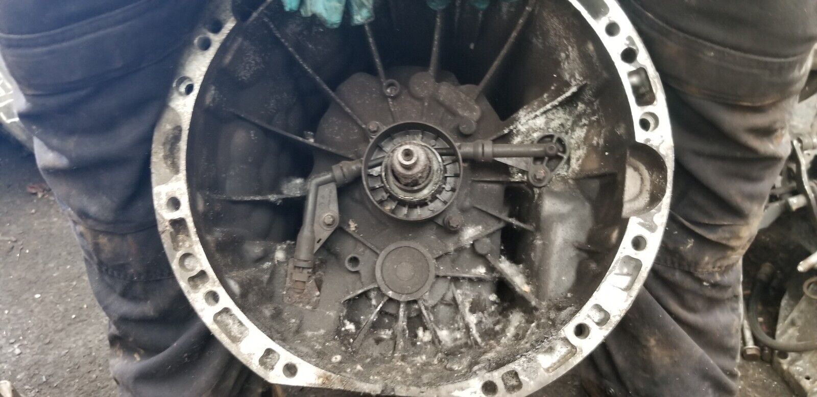 Mercedes Sprinter OM651.955 6-speed manual gearbox A9062602401 front view